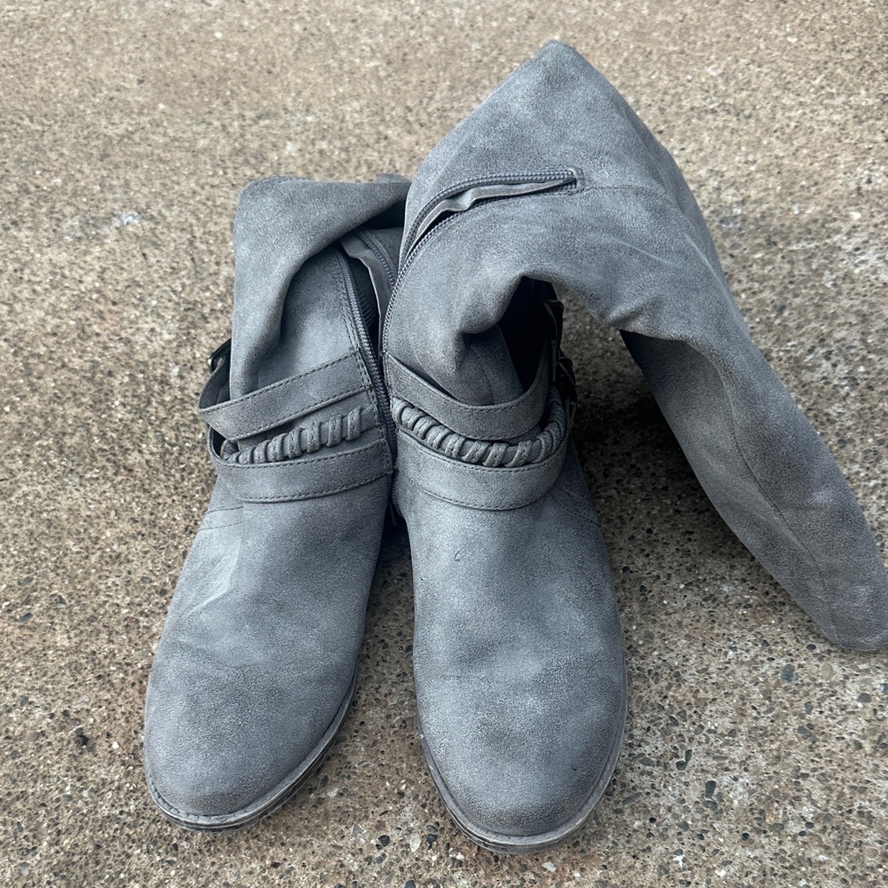 Rampage Gray Heeled Boots